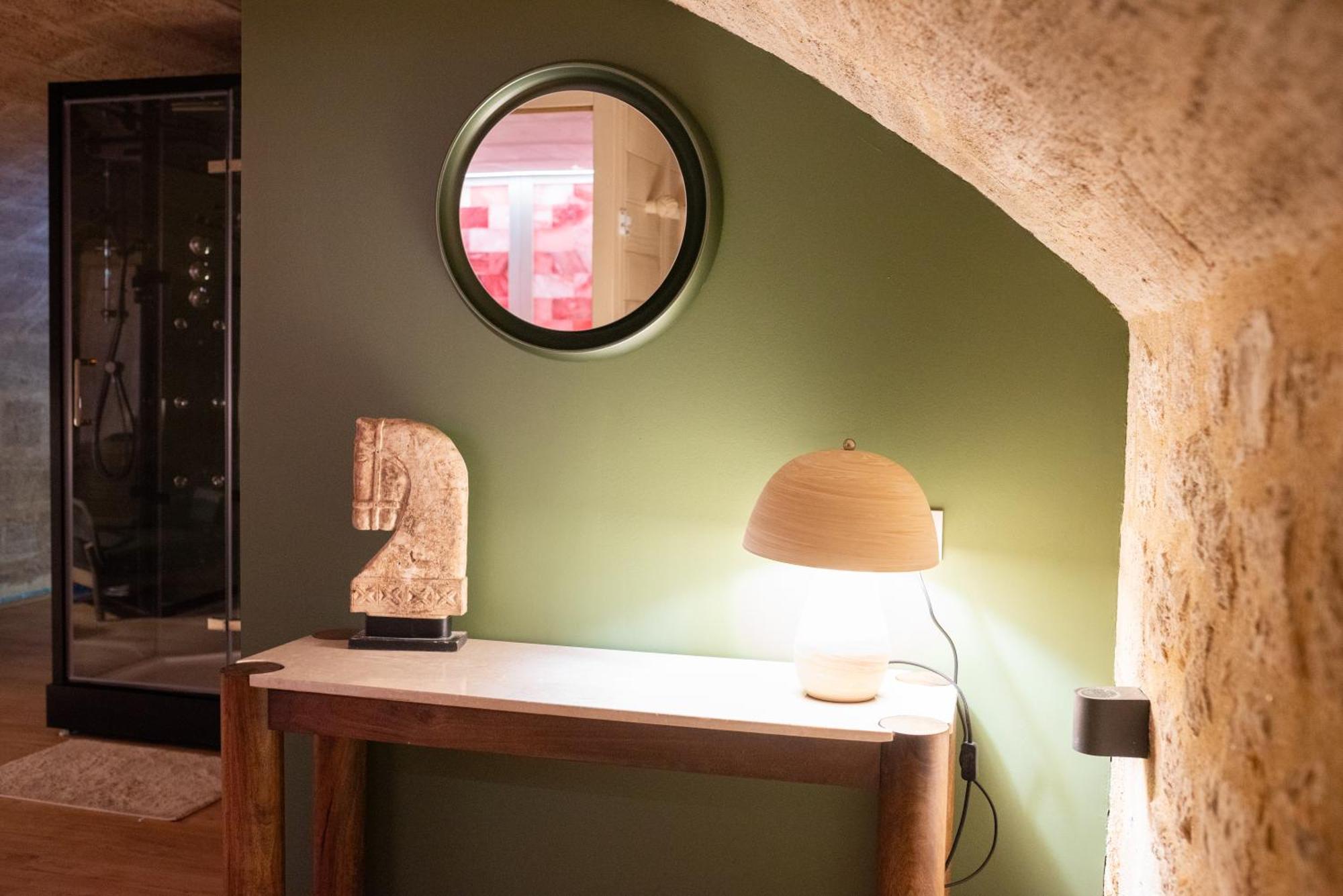 Pavillon Des Millesimes, Piscine & Spa Bed & Breakfast
